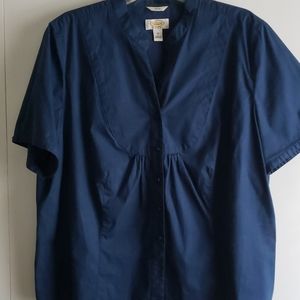 Cute & classic navy shirt.